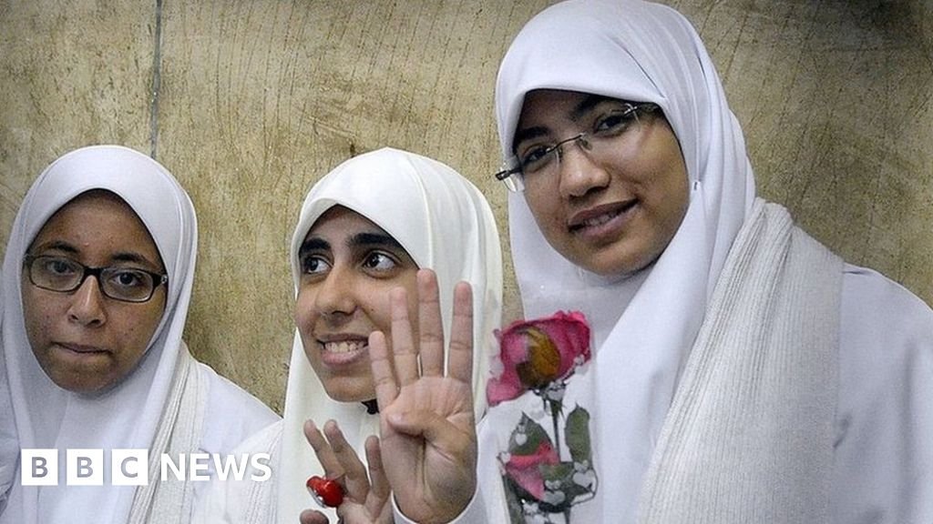 Islamic veil: Why fewer women in North Africa are wearing it