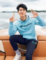Champion Men's Pullover Graphic Fleece Hoodie, Standard Fit, Midweight Fleece, Classic Script Logo - Image 7