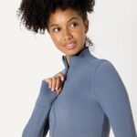 Amazon Essentials Women's Active FormFlex Buttery Soft Slim Fit Quarter Zip Long Sleeve Pullover Jacket - Image 3