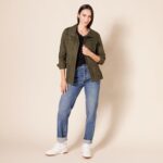 Amazon Essentials Women's Lightweight Long-Sleeve V-Neck Sweater - Image 5