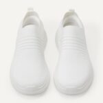 Amazon Essentials Women's Slip-On Lightweight Knit Walking Shoes - Image 5