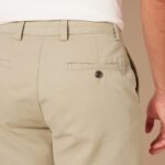 Amazon Essentials Men's Classic-Fit 9" Cotton Twill Chino Shorts with Button-Through Pockets - Image 4
