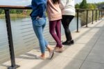 no nonsense Women's Classic Denim Capri Leggings with Pockets, Comfortable Stretch Pull On Pants - Image 3
