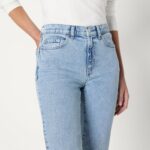 Amazon Essentials Women's High-Rise Straight Leg Jean - Image 3