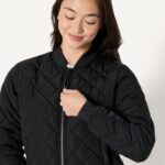 Amazon Essentials Women's Relaxed-Fit Long Quilted Jacket with Snap Closure - Image 4