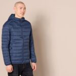 Amazon Essentials Men's Lightweight Water-Resistant Packable Hooded Puffer Jacket - Image 2