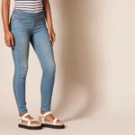 Amazon Essentials Women's Skinny Fit Mid-Rise Stretch Pull-On Jegging with Pockets - Discontinued Colors - Image 3