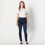 Amazon Essentials Women's Stretch Denim Mid-Rise Pull-On Skinny Jegging - Image 3