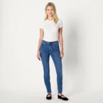 Amazon Essentials Women's High Stretch High-Rise Skinny Jeans - Image 5