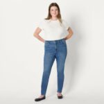 Amazon Essentials Women's High Stretch High-Rise Skinny Jeans - Image 6