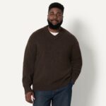 Amazon Essentials Men's Regular-Fit Cotton Blend V-Neck Sweater - Image 6