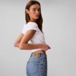 Calvin Klein Women's High Rise Straight Fit Jeans - Image 5