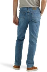 Wrangler Authentics Men's Classic 5-Pocket Regular Fit Flex Jean - Image 2