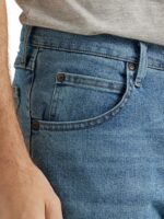 Wrangler Authentics Men's Classic 5-Pocket Regular Fit Flex Jean - Image 5