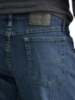 Wrangler Authentics Men's Classic 5-Pocket Relaxed Fit Flex Jean - Image 4