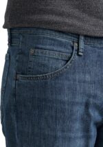 Wrangler Authentics Men's Classic 5-Pocket Relaxed Fit Flex Jean - Image 5