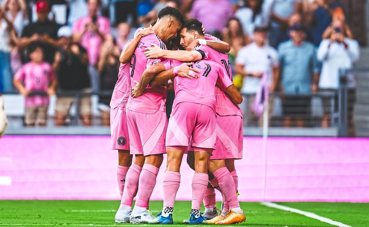 Pink is a winning shade, both in performance sport and high fashion collections