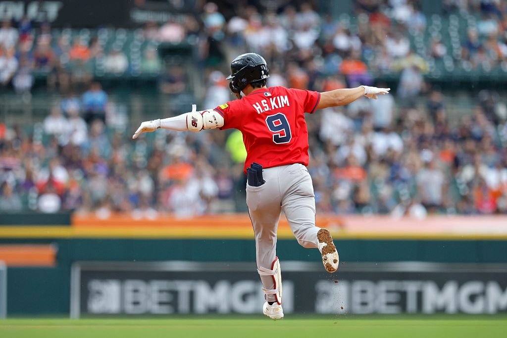 DETROIT, MI - SEPTEMBER 21: Ha-Seong Kim #9 of the Atlanta Braves rounds the bases after hitting home run against the Detroit Tigers during the fourth inning at Comerica Park on September 21, 2025 in Detroit, Michigan. (Photo by Duane Burleson/Getty Images)