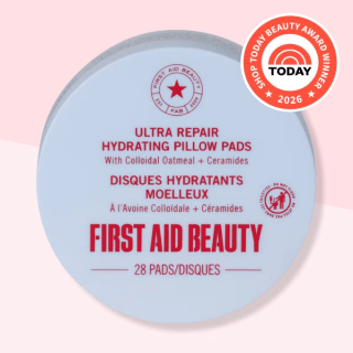 First Aid Beauty Ultra Repair Hydrating Pillow Pads with Colloidal Oatmeal + Ceramides