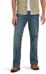 Wrangler Mens Men's Free-to-Stretch Relaxed Fit Jean