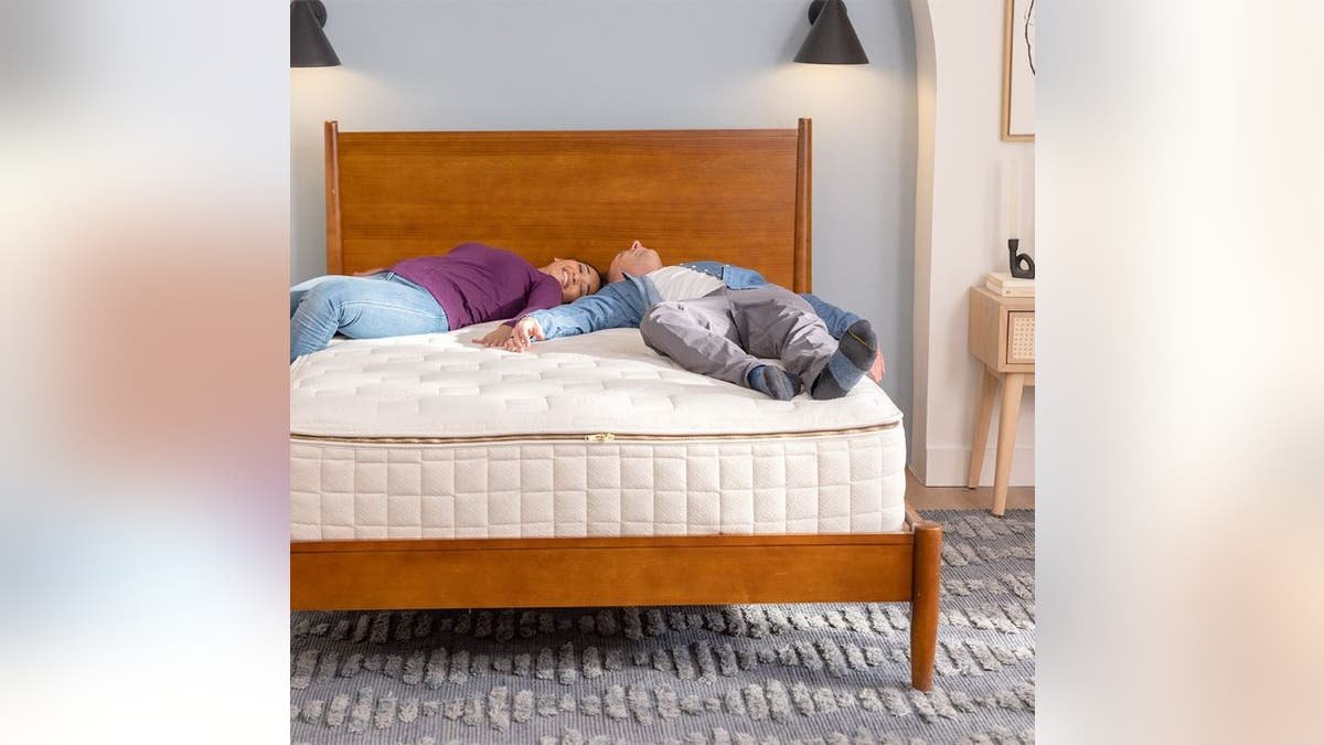 This mattress uses organic materials.