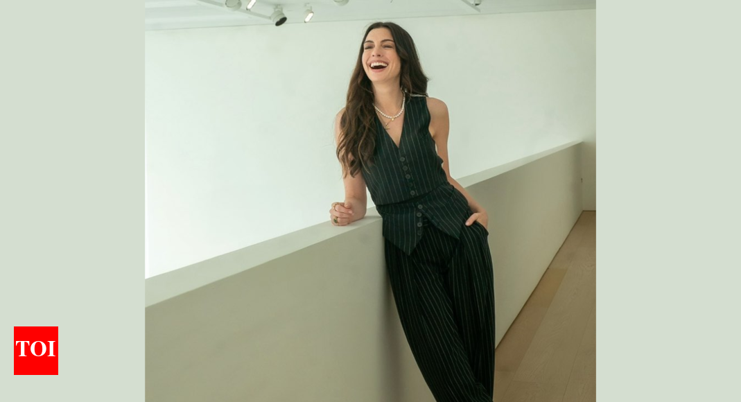 7 fashion tips to borrow from Anne Hathaway's iconic style | - Times of India