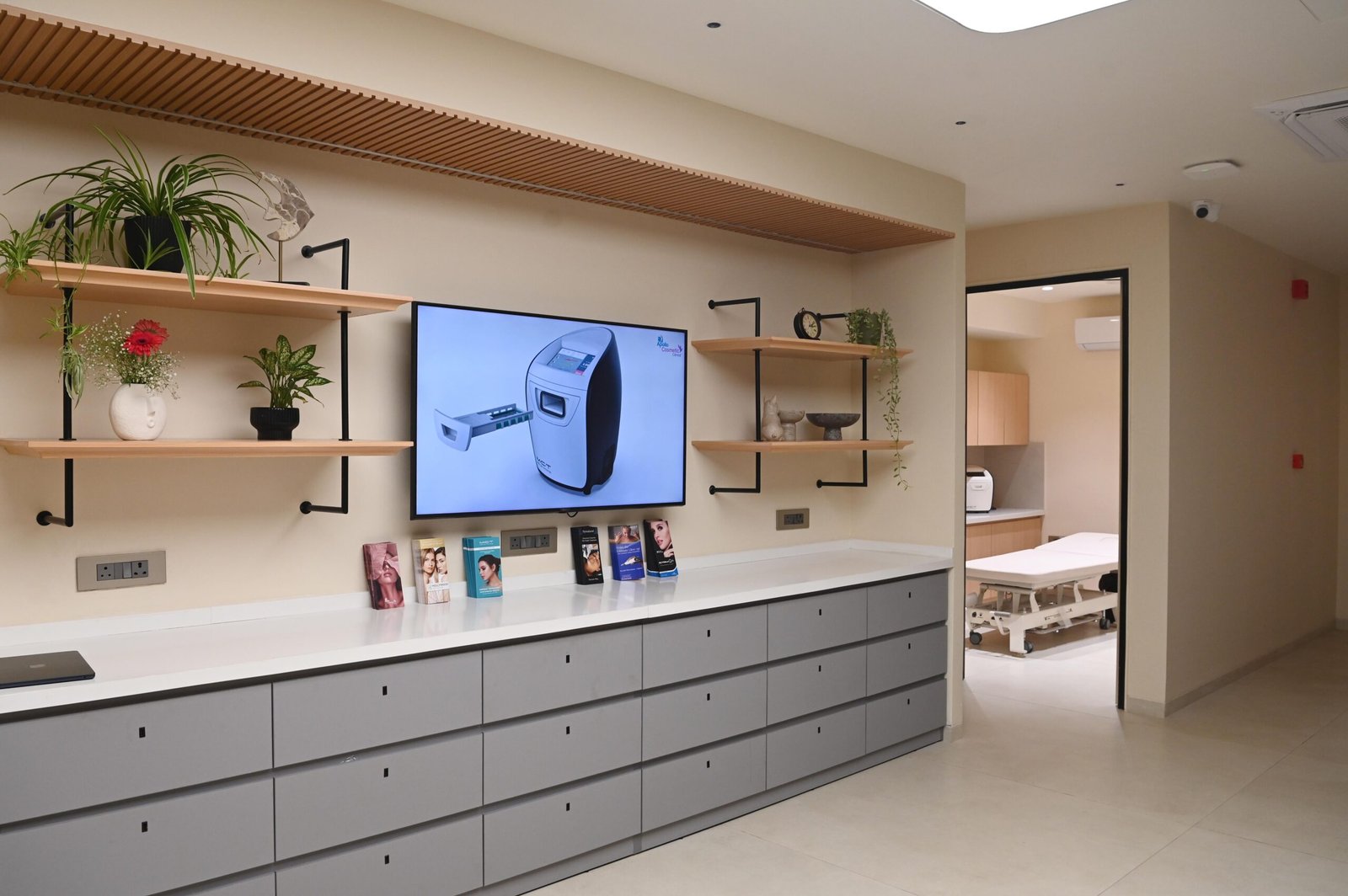 Ballygunge beauty hub: Inside the gorgeous new Apollo clinic redefining personalized skincare