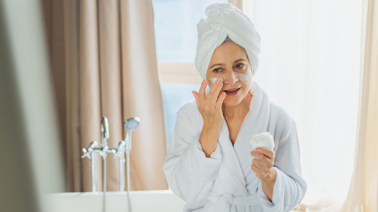 The Simple Skincare Tip From Beauty Guru Laura Geller That Will Help You See Actual Results - Women
