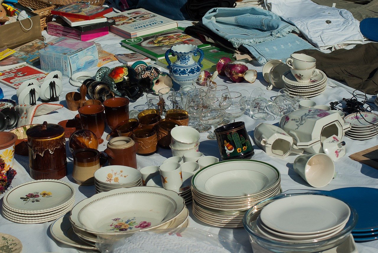 Want to hunt for bargains in the Paris suburbs? Here are the flea markets and garage sales for the weekend of September 12–13, 2026.