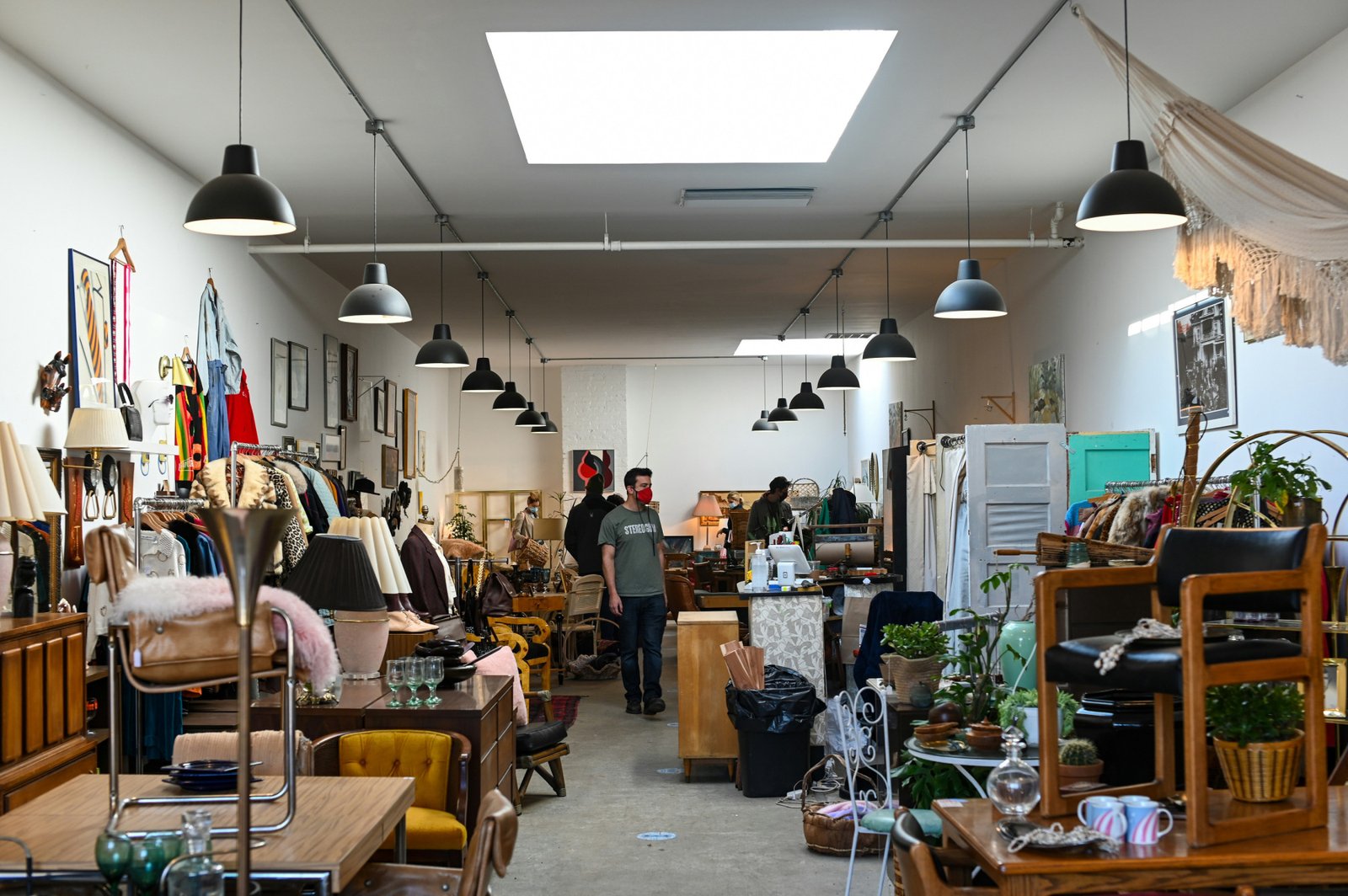 Emmaüs shops in Paris: the complete guide to hunting for clothes, furniture, and great bargains