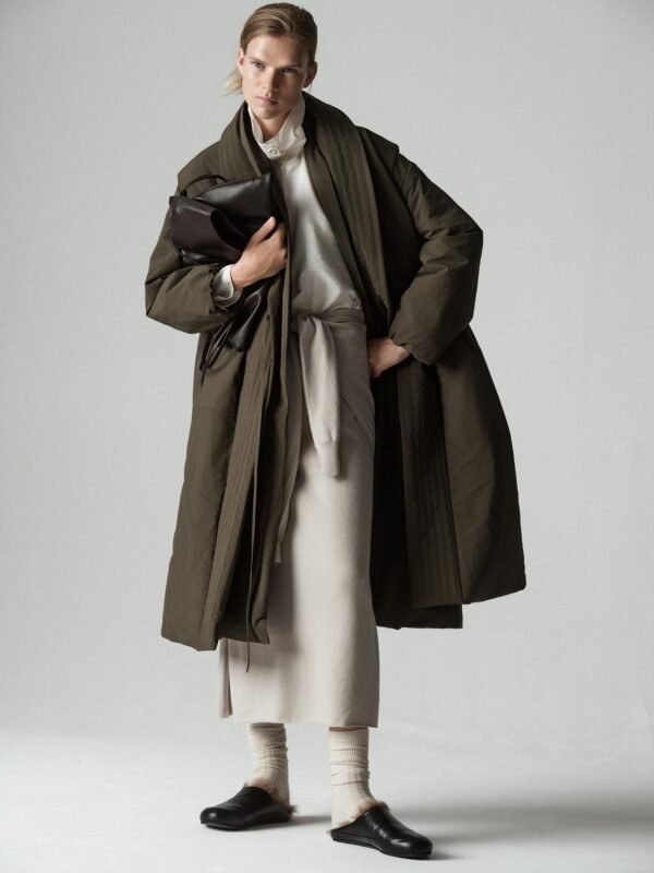 Tired of fast fashion trends? 'Elegant minimalism' takes over this fall - The Korea Times