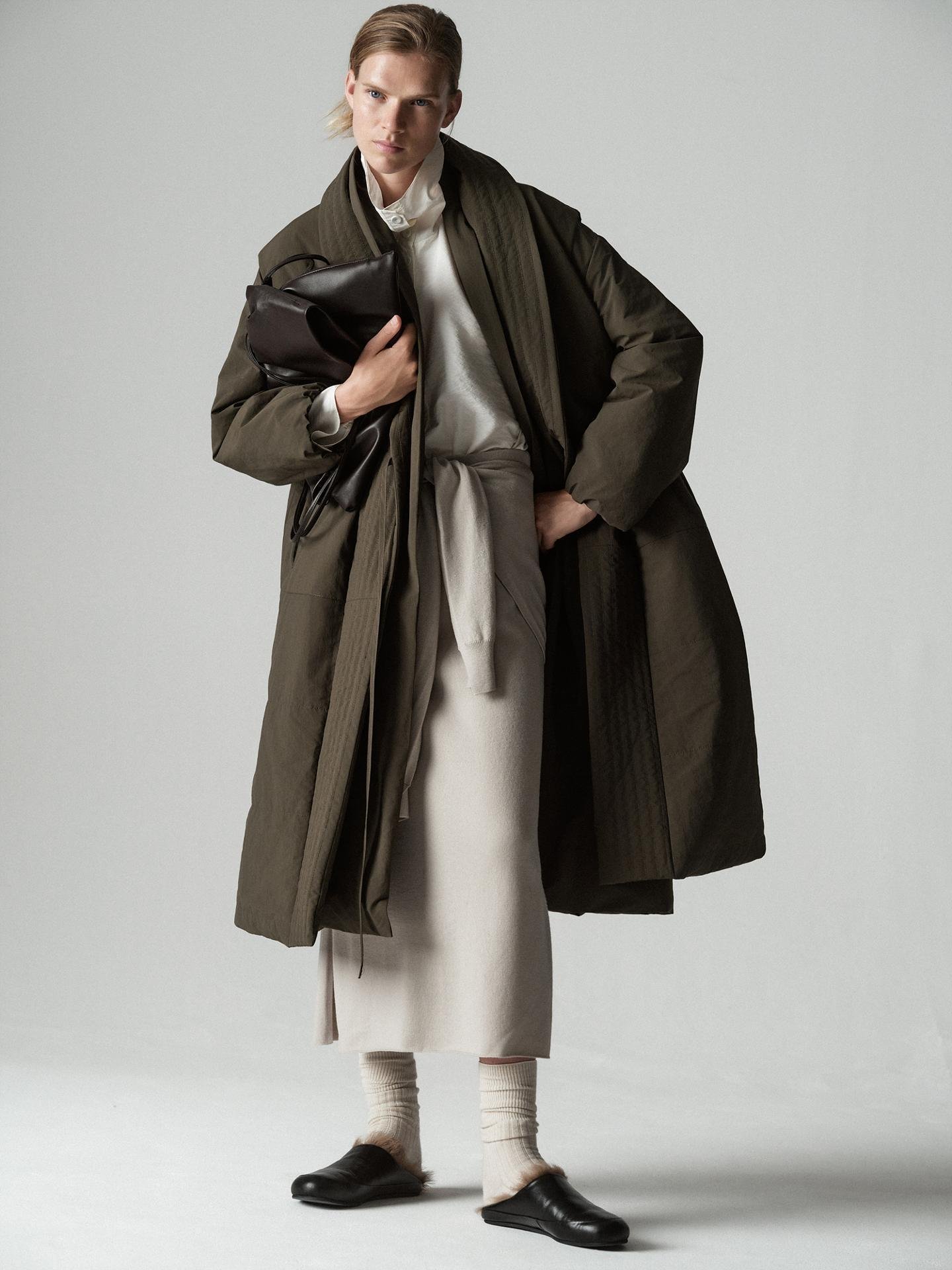 Tired of fast fashion trends? 'Elegant minimalism' takes over this fall - The Korea Times