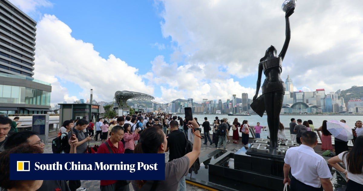 2 Hong Kong travel agencies, guide stripped of licences over ‘coerced shopping’