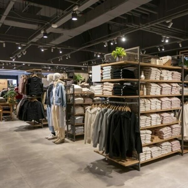 Men’s fashion: department stores strengthen their flagship brands and nurture the next generation