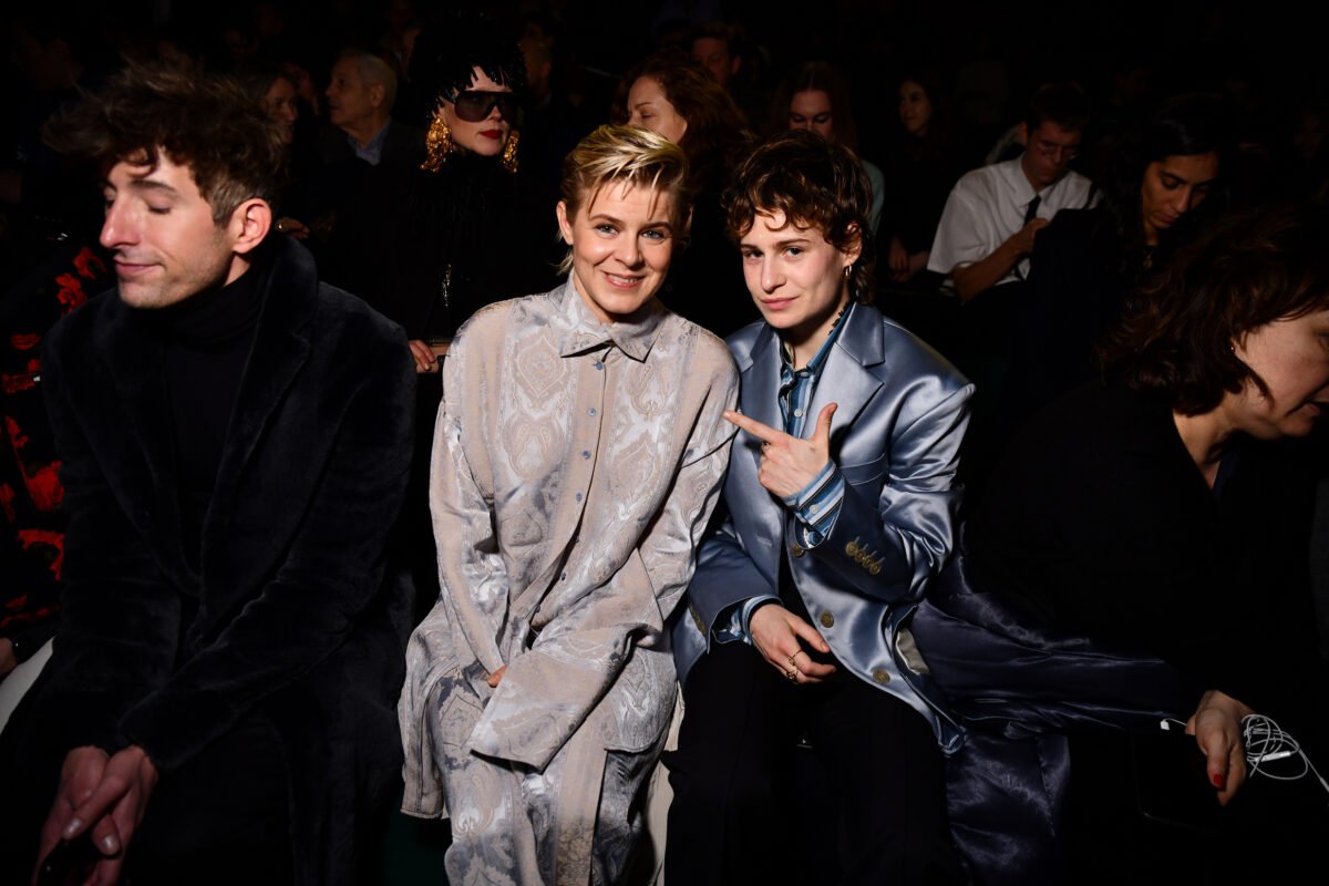 Paris Men's Fashion Week: Robyn and Zara Larsson sit front row at Acne Studios - en - Say Who